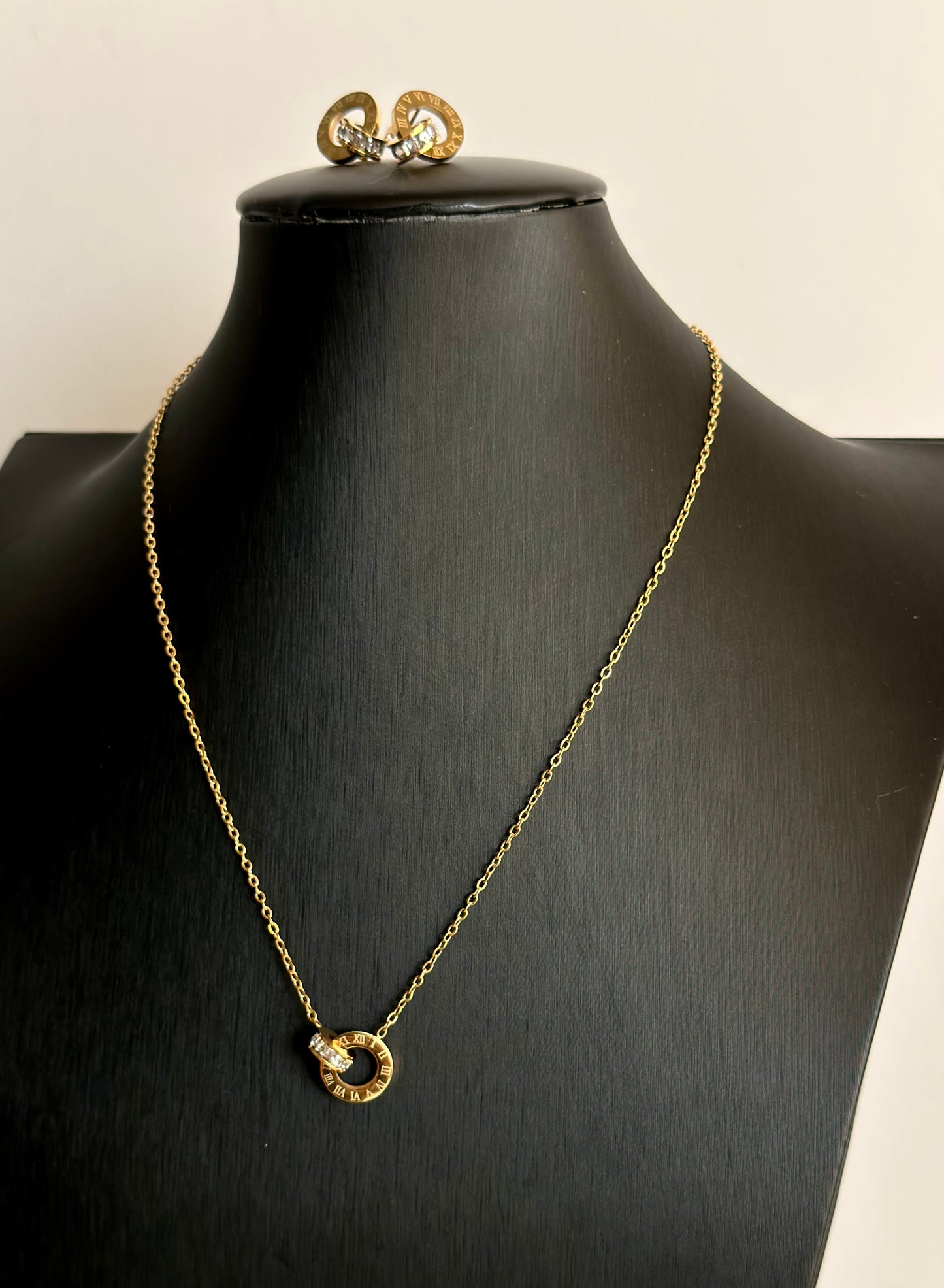 Roman Necklace